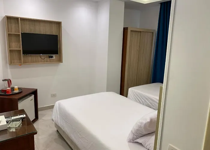 Golden Carven Hotel