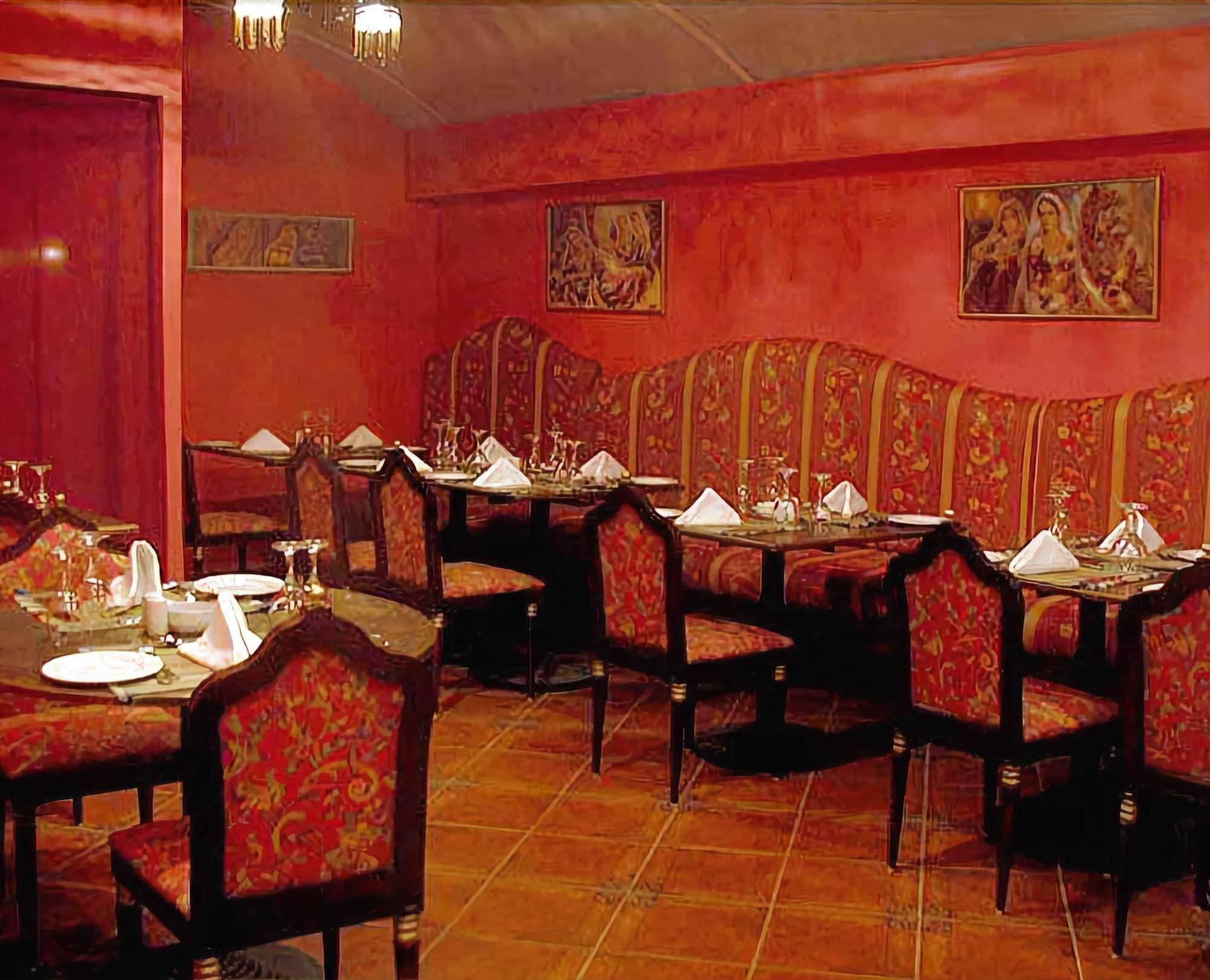 Golden Carven Hotel
