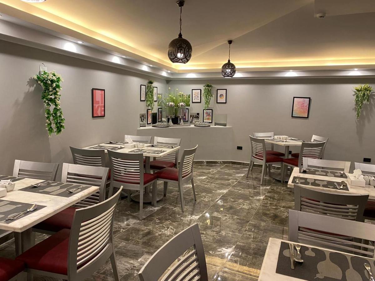 Golden Carven Hotel